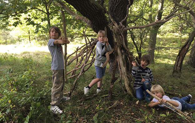 [:nl]Survival | Op zoek naar eetbare planten[:]